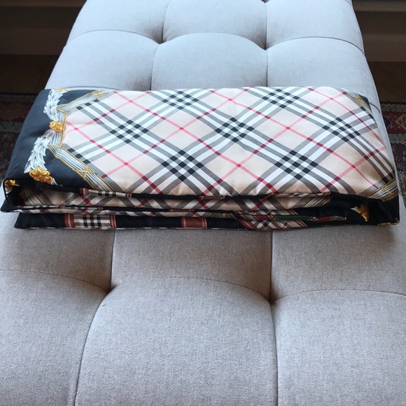 BURBERRY London Silk Archive Prints Puffer Scarf - Picture 2 of 8